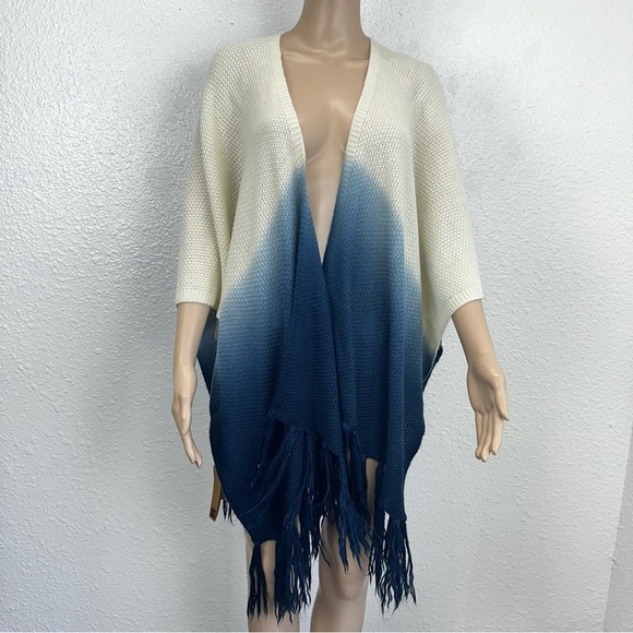 Look by M collection knit fringe wrap cream/blue Slit Poncho fisherman core - Picture 1 of 7
